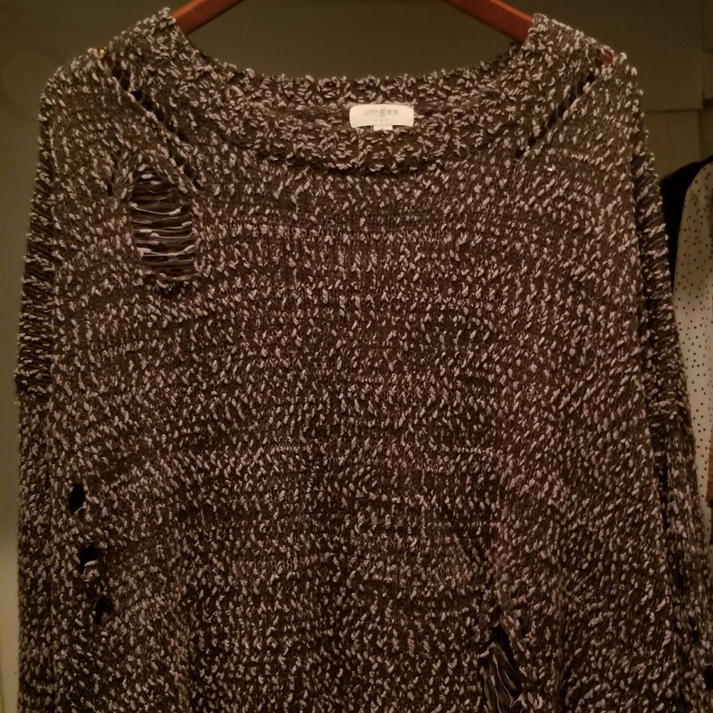 Umgee "torn" back distressed sweater